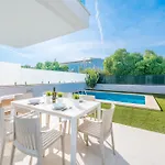 Fantastica Villa Del Lago 1 En Alcudia, Mallorca